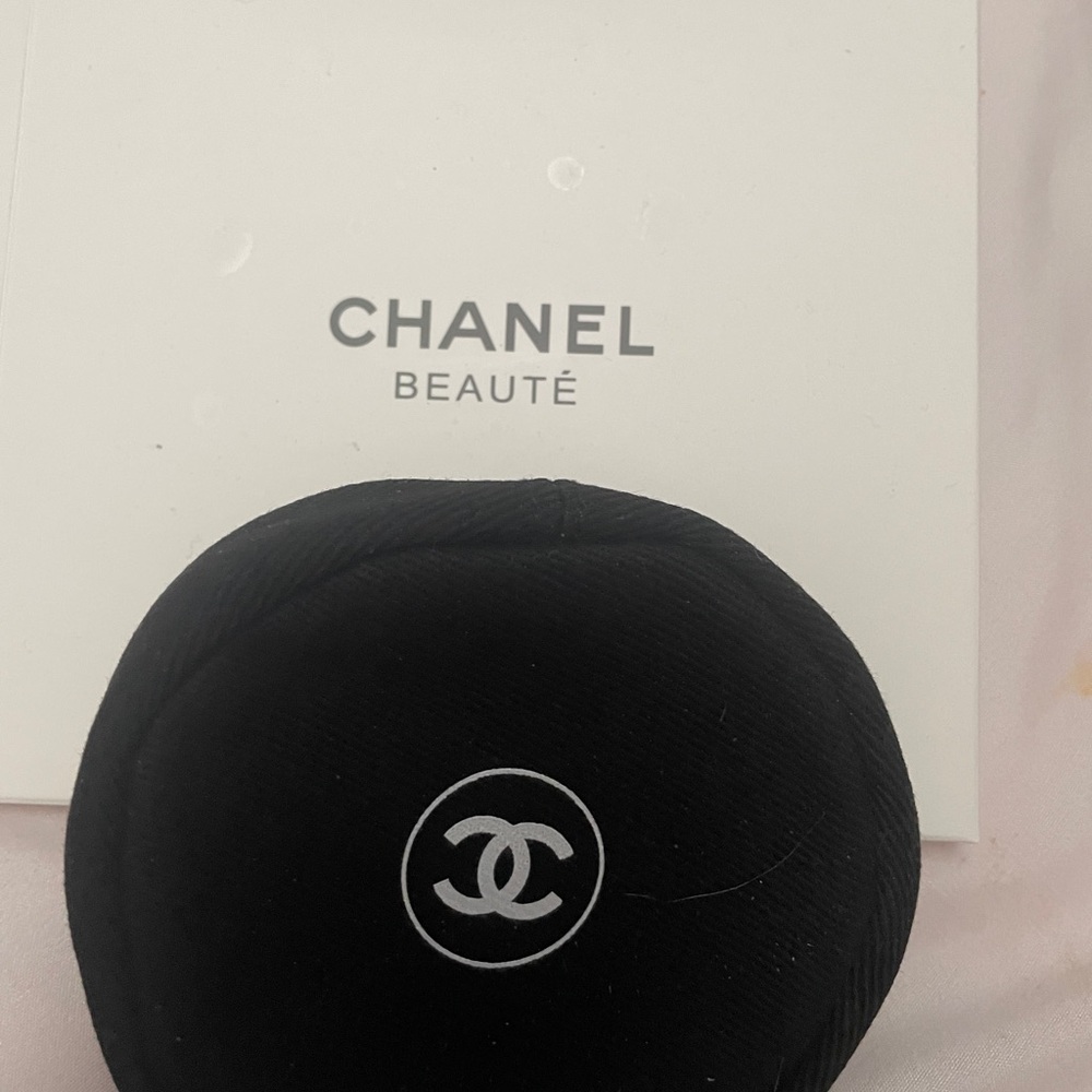 CHANEL Black coin purse